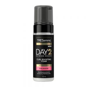 فوم تقویت کننده مو ترزمی TRESemme مدل Day 2 Curl Boosting مناسب موهای فر حجم 150 میل